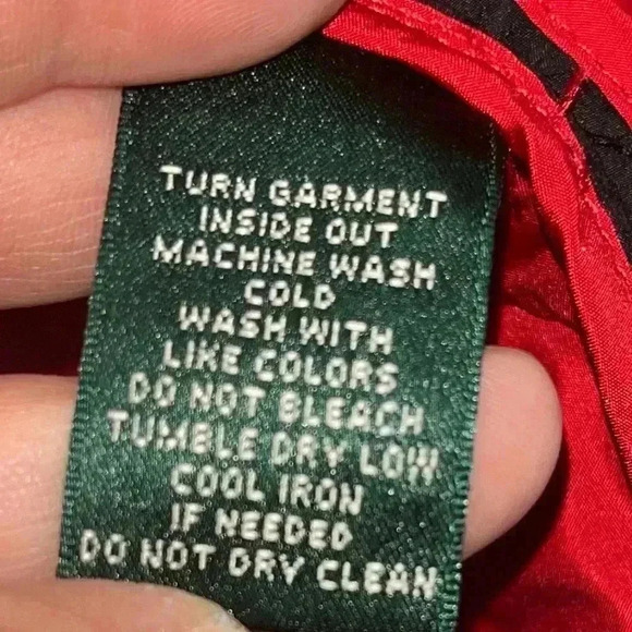 Lauren Ralph Lauren  jacket  Quilted snap front, wrists, and front pockets - Picture 9 of 10